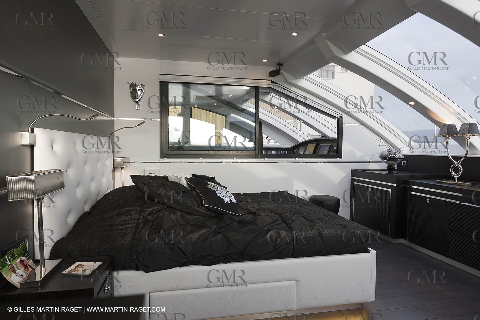 25 02 2011 - La Ciotat (FRA,13) - Super Yachts - Chantier H2X - Cartouche