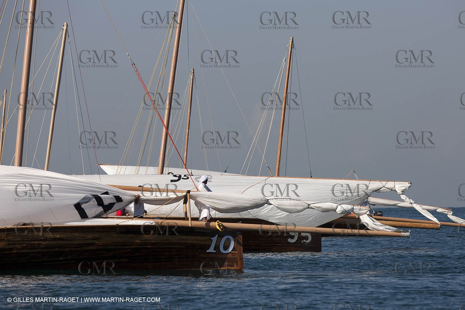 20 11 2010 - Dubai (UAE) - Dubai Louis Vuitton Trophy - Traditionnal dhow races for competing teams