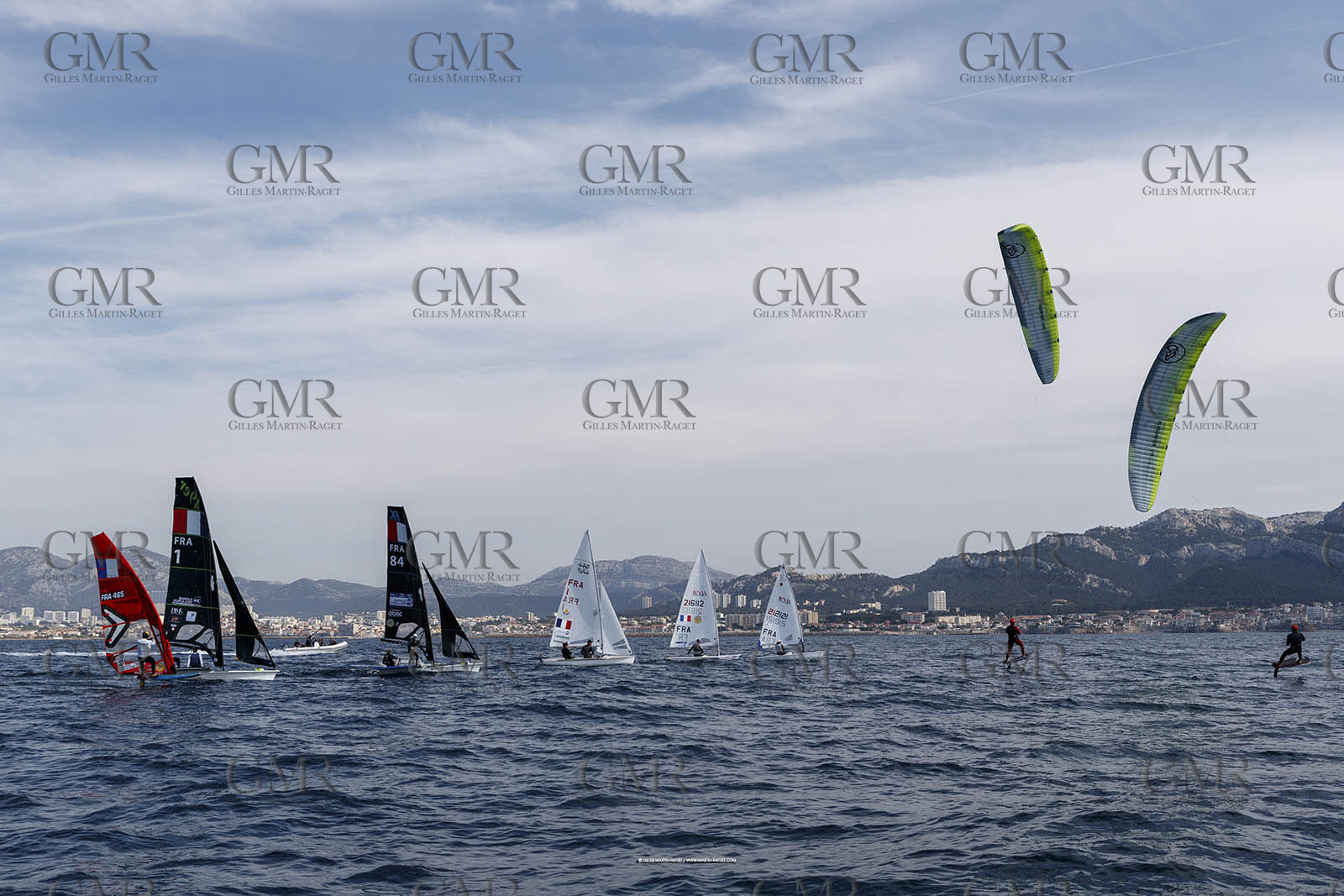15 04 2024, Marseille (FRA), présentation des sélectionnés olympiques français en voile pour les Jeux Olympiques de Paris 2024.  Alex Mazella (Kite hommes - Formula Kite); Laurianne Nolot (Kite femmes - Formula Kite); Nicolas Goyard (Planche à voile hommes - iQFoil); Hélène Noesmoen (Planche à voile femmes- iQFoil); Camille Lecointre-Jeremie Mion (dériveur double mixte - 470); Louise Cervera (Dériveur femmes - ILCA 6); Jean-Baptiste Bernaz (Dériveur hommes - ILCA 7); Tim Mourniac - Lou Berthomieu (Multicoque mixte - Nacra 17); Clément Péquin - Erwan Fischer (Skiff hommes - 49er); Sarah Steyaert-Charline Picon (Skiff femmes - 49er FX).