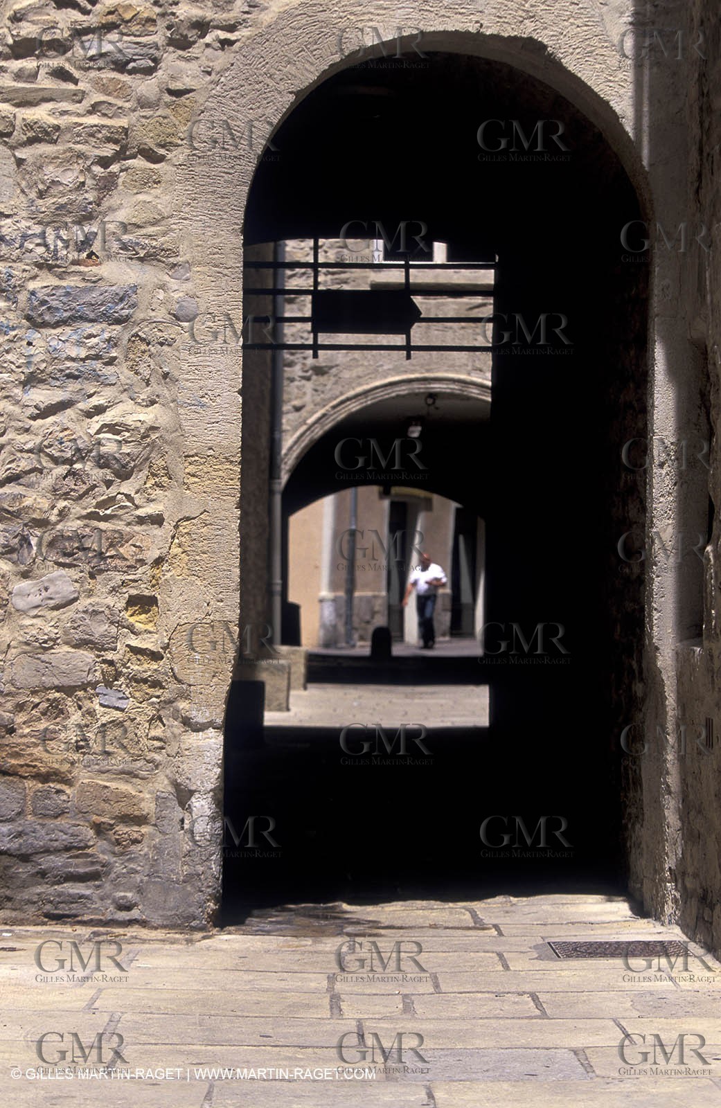 Nîmes