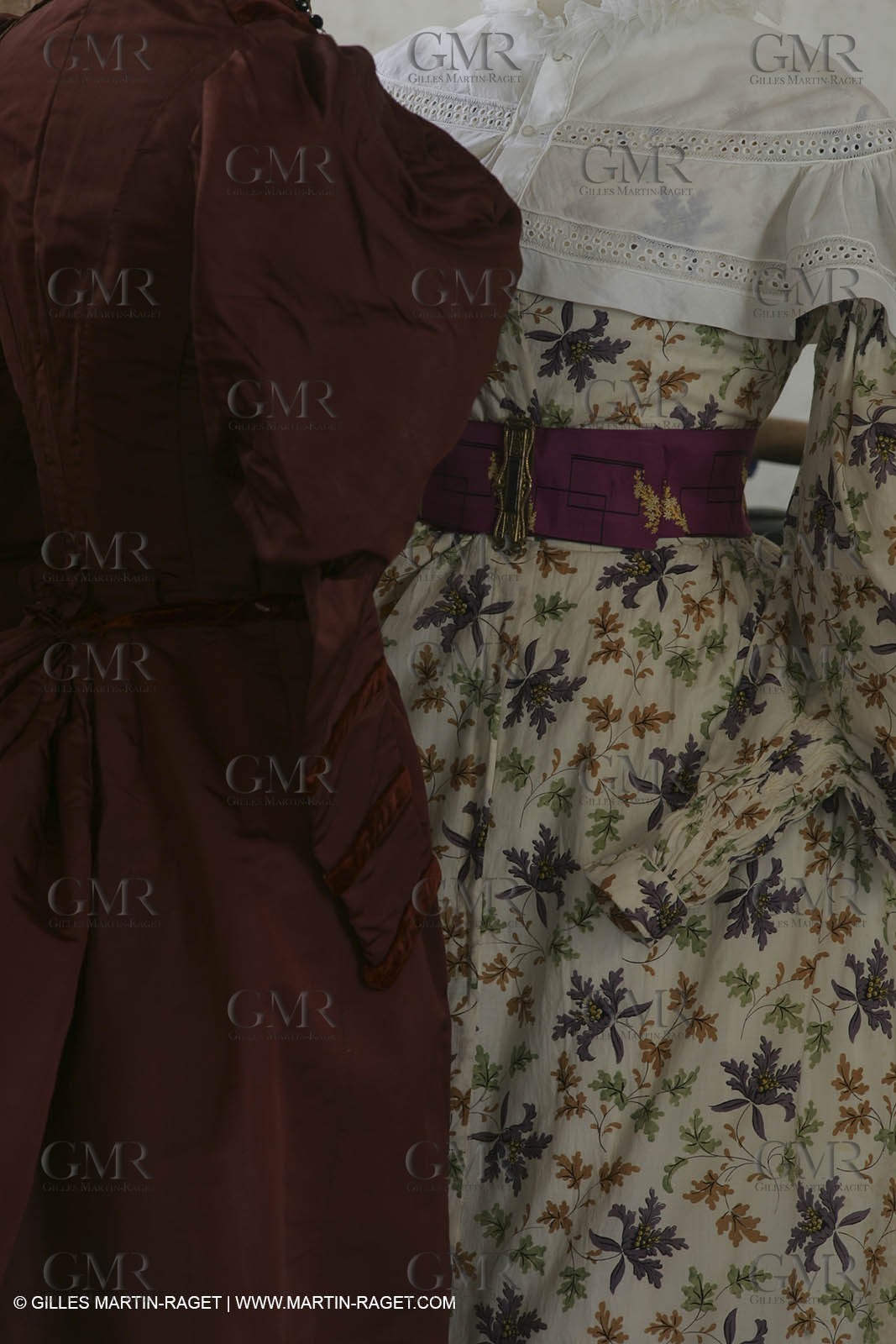 May 2004 - La Tour d'Aigues (FRA, 84) - Old costumes for women of the South exhibition