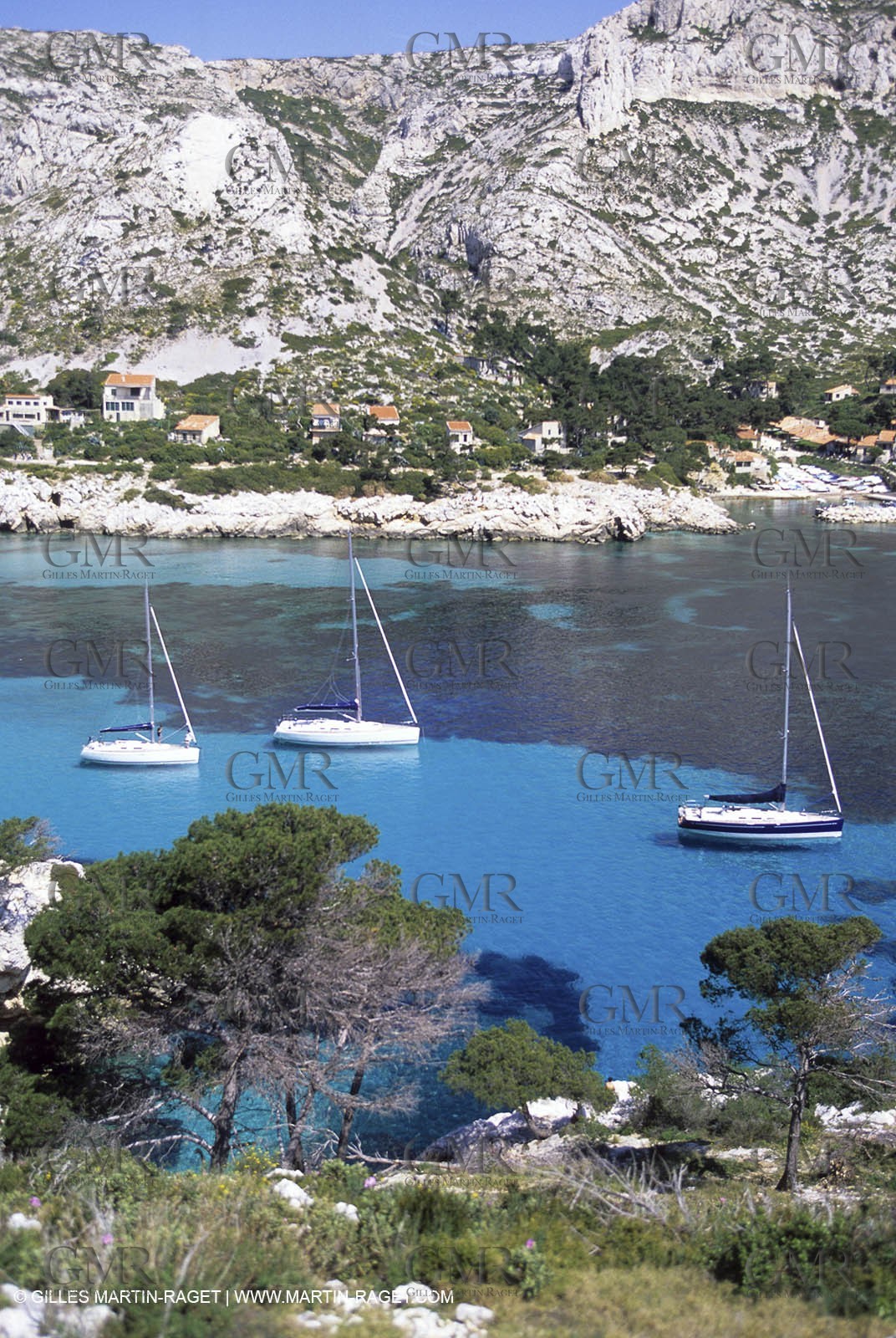 Cruising monohull mooring