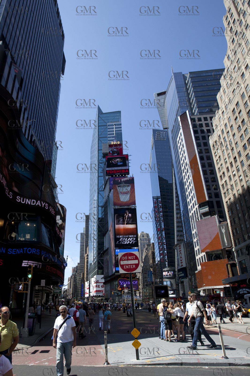 30 06 2010 - New York (USA, NY) - 33rd America's Cup - BMW ORACLE Racing - East Coast Victory Tour - Day 3 - Team at Nasdaq