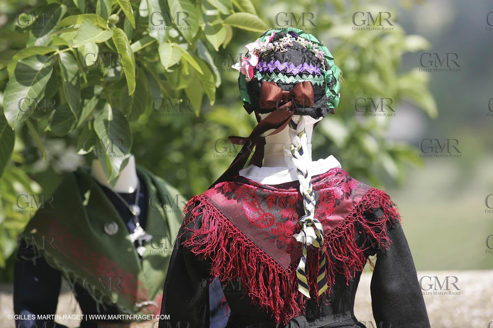 May 2004 - La Tour d'Aigues (FRA, 84) - Old costumes for women of the South exhibition