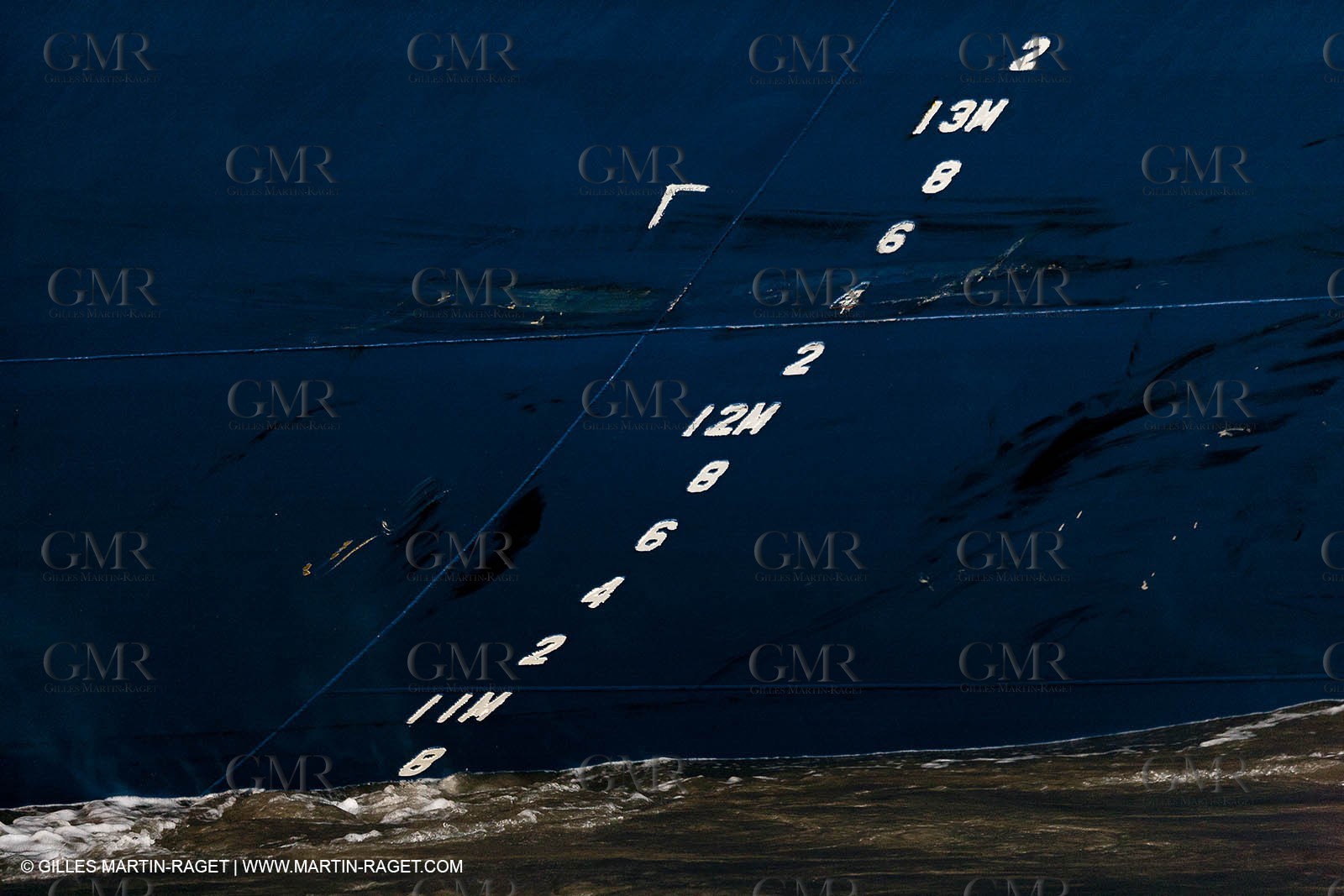 01 03 2011 - San Frnacisco (USA,CA) - Harbour operations - ship details - ship unloading - containers