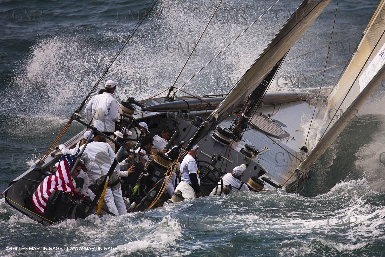05 08 2010 - Cowes (UK, IOW) - The 1851 Cup -  BMW ORACLE Racing -  - Round The Island Race - From Ste Catherine to the Needles.
