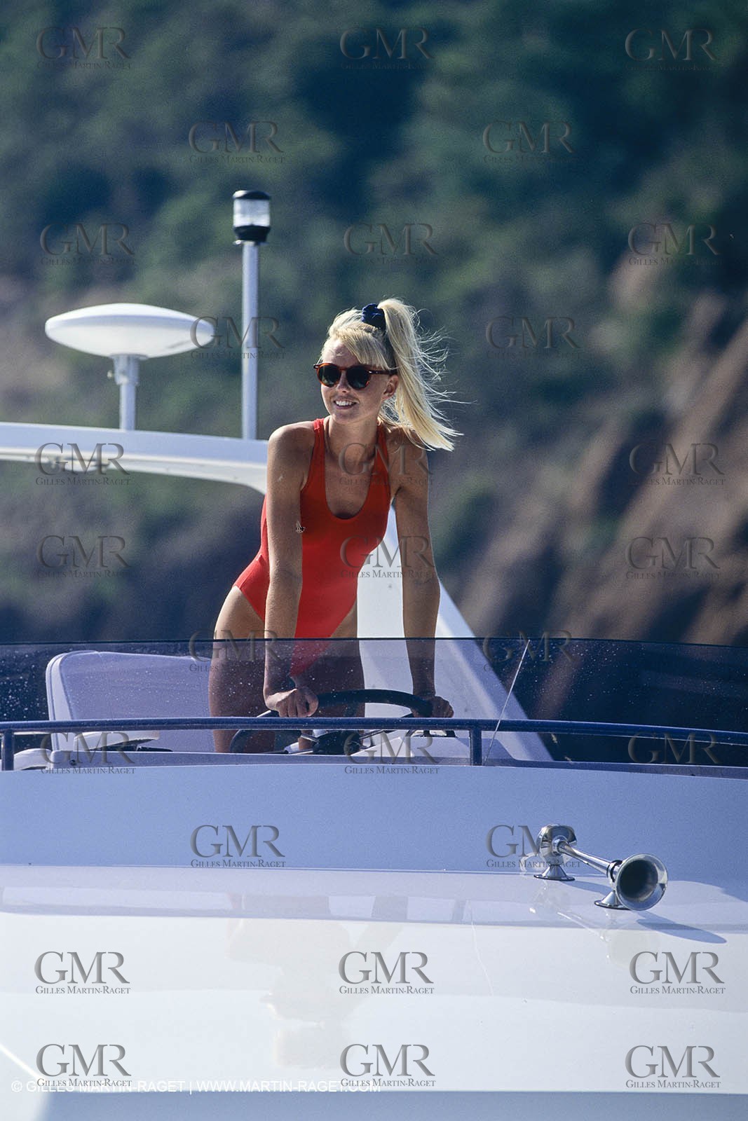 Sailing, cruising, women onboard