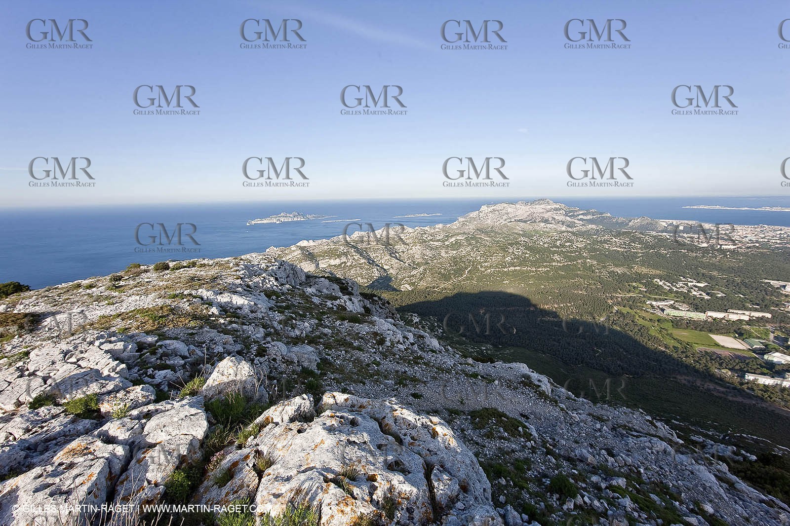 30 04 2009 - Marseille (FRA, 13) - Les Calanques - At the summit of Mount Puget