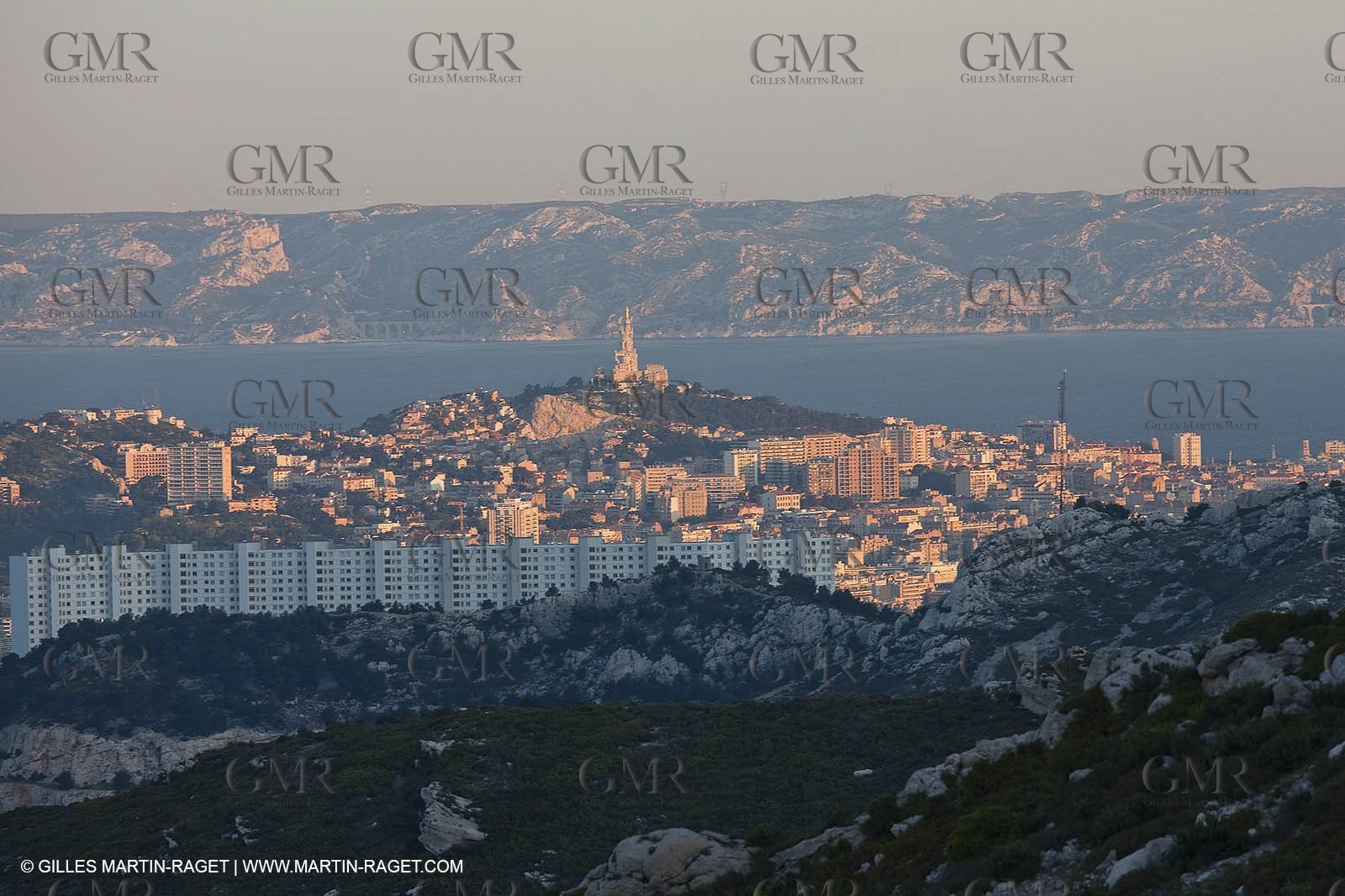 30 04 2009 - Marseille (FRA, 13) - Les Calanques - Marseille as seen from Mount Puget summit