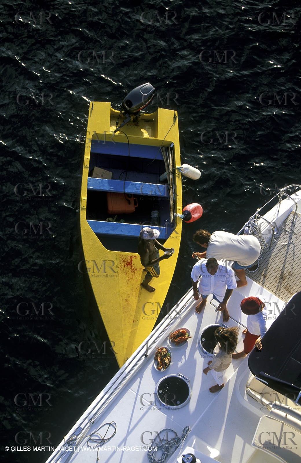 Cruising - People - Doing nothing