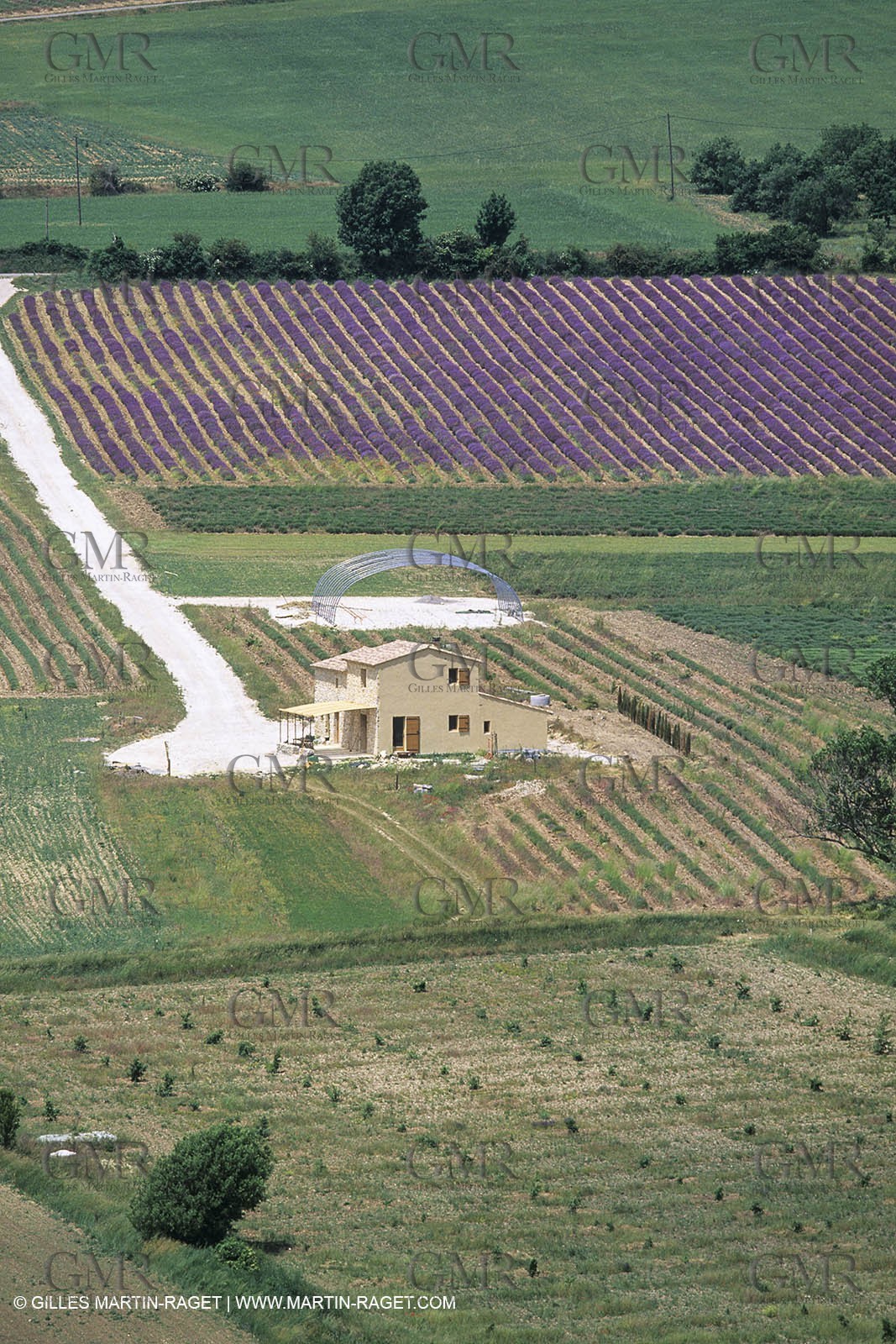 Landscapes and villages of Luberon national Park (FRA,04)