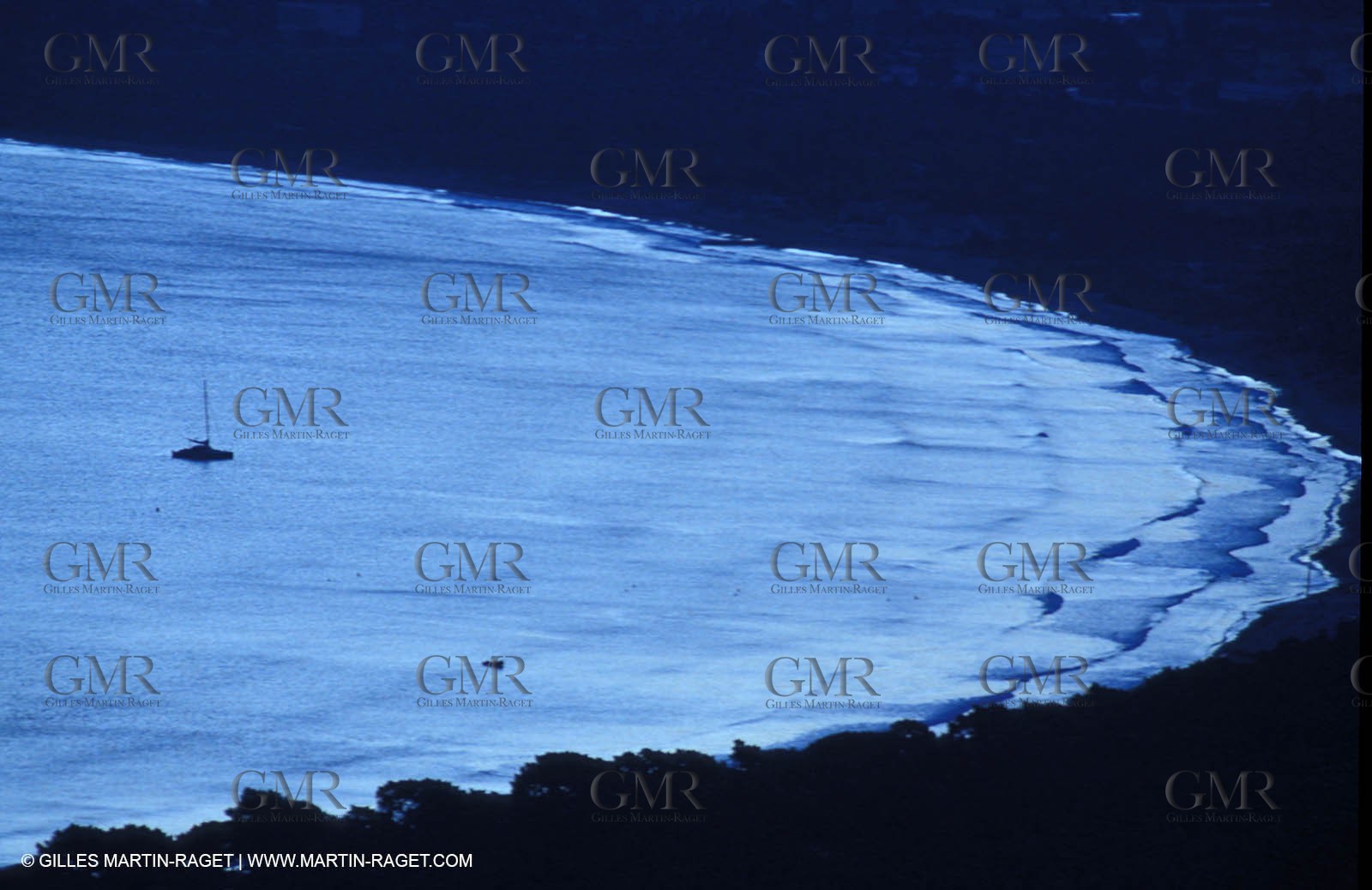 Cruising multihull mooring