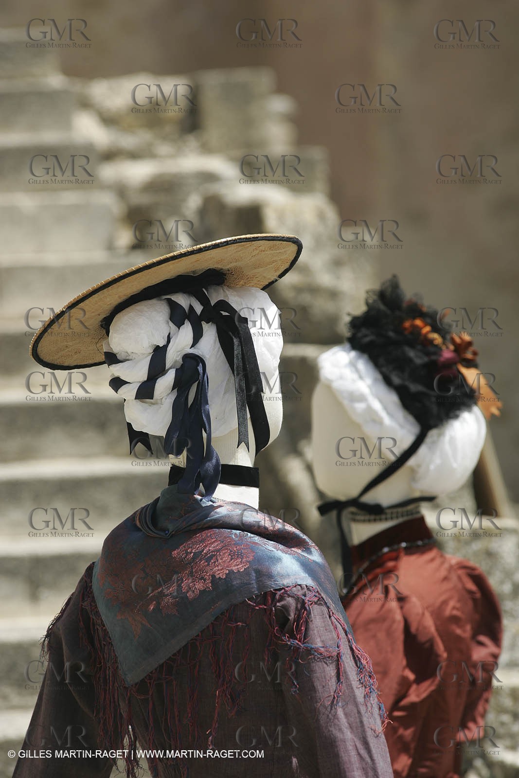 May 2004 - La Tour d'Aigues (FRA, 84) - Old costumes for women of the South exhibition