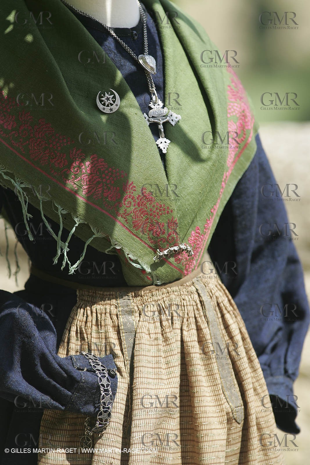 May 2004 - La Tour d'Aigues (FRA, 84) - Old costumes for women of the South exhibition