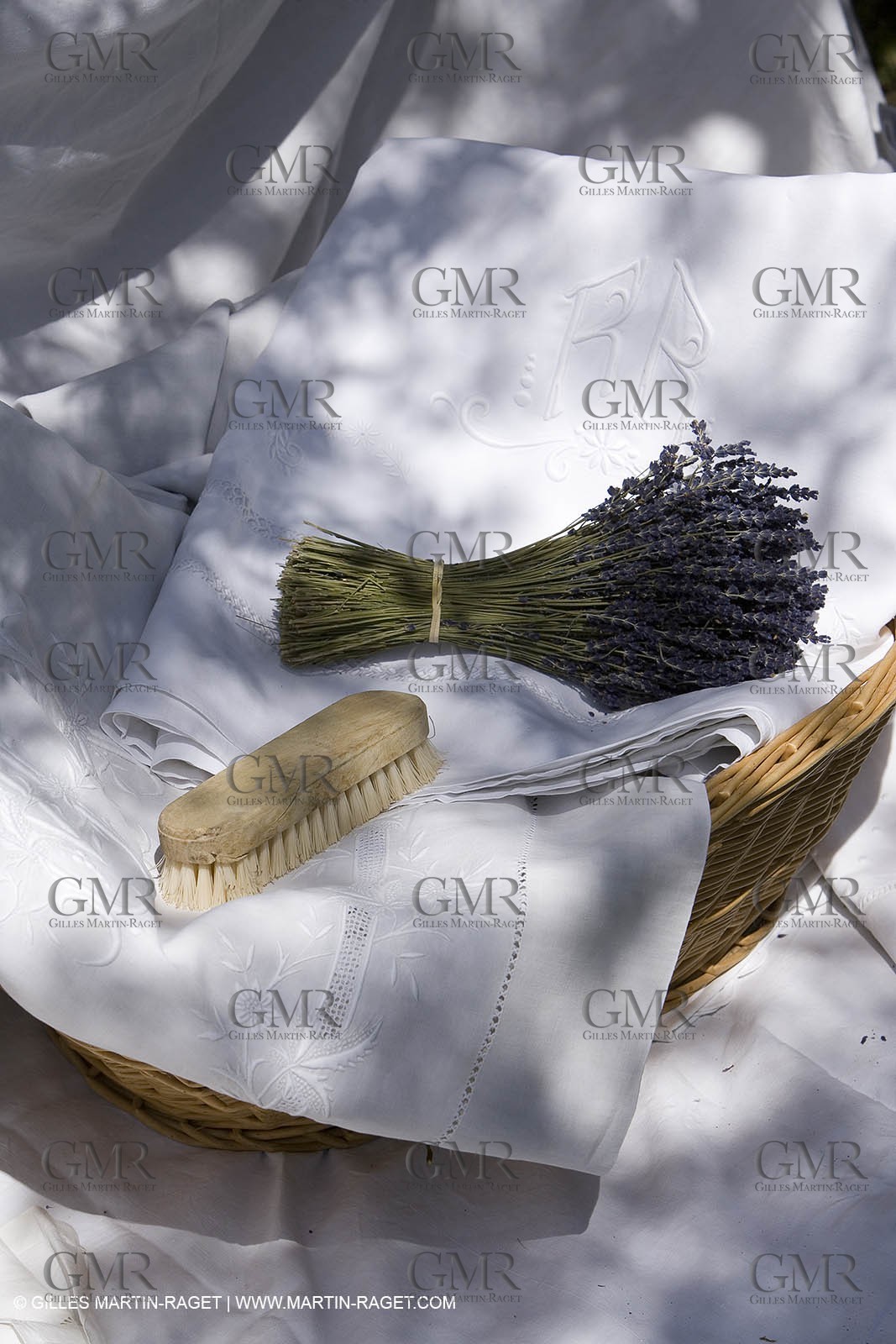 Vallon raget, nice household linen