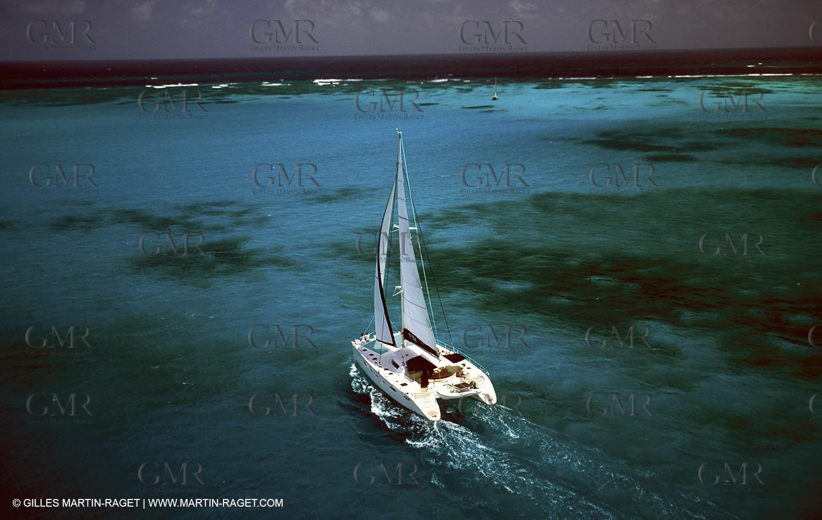 Multicoque sous voile