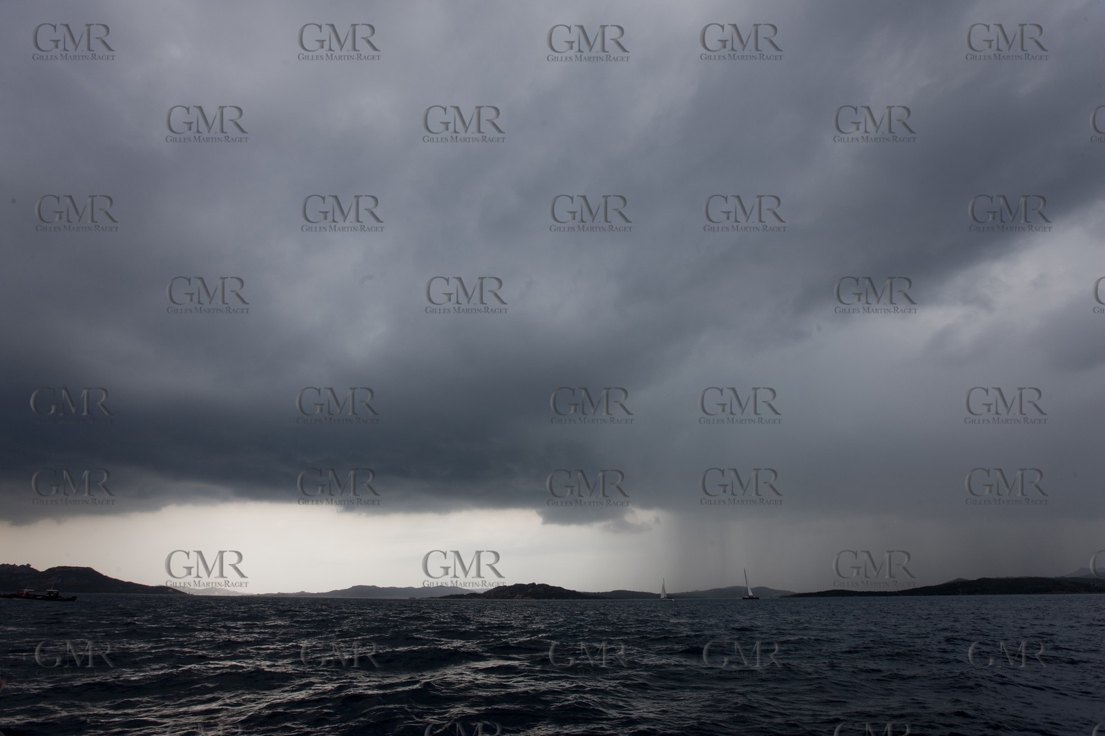 19 05 2010 - La Maddalena (ITA, Sardinia) Louis Vuitton Trophy - BMW ORACLE Racing - Training