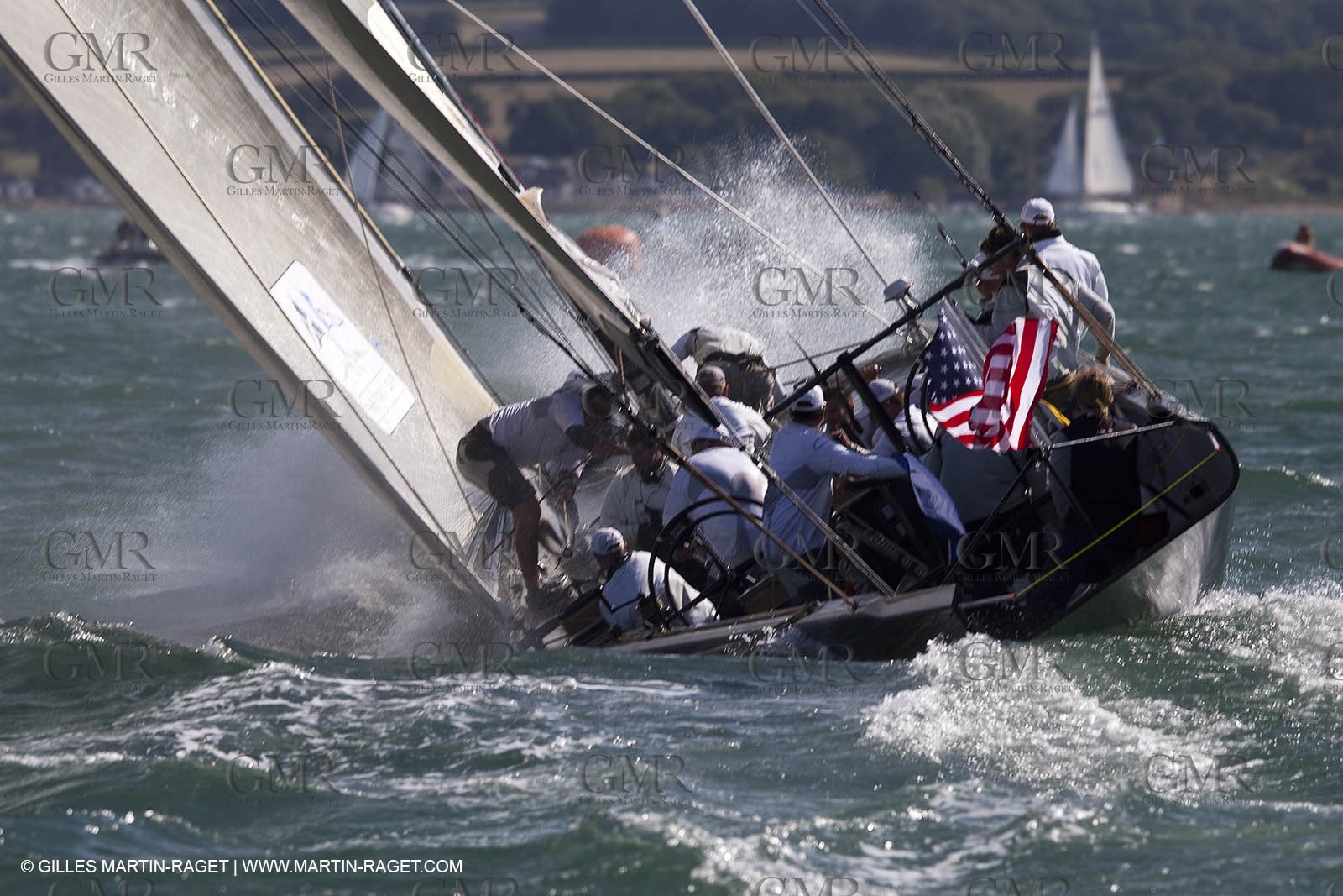 03 08 2010 - Cowes (UK, IOW) - The 1851 Cup -  BMW ORACLE Racing - Day 1.