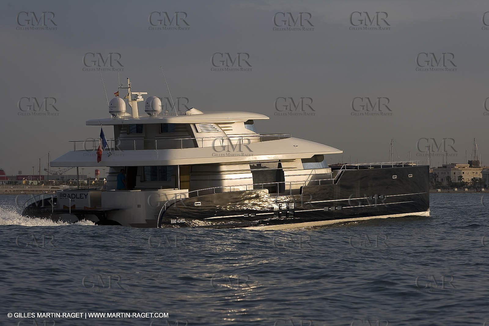 11 06 2007 - Valencia (Spain) - Super Yacht Catamaran Bradley, Gilles Vaton design built by H2X in la Ciotat (France)