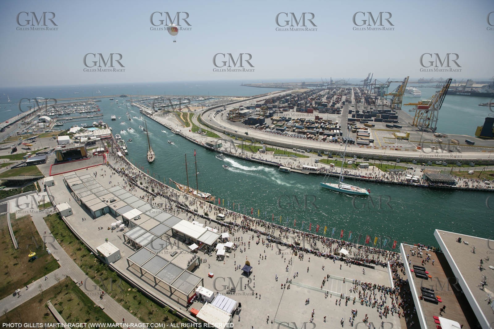2' 06 2007-Valencia (Spain)- 32nd America's Cup - Final Match - Day 2