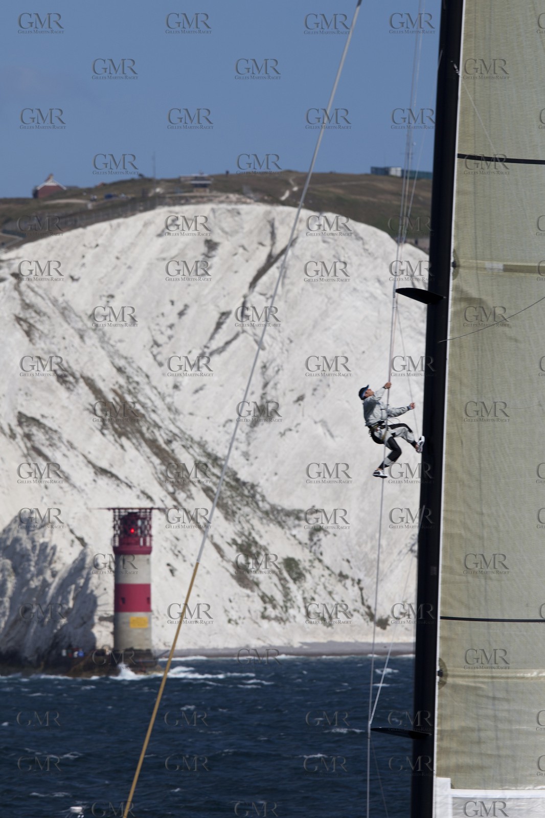 05 08 2010 - Cowes (UK, IOW) - The 1851 Cup -  BMW ORACLE Racing -  - Round The Island Race - Rounding the Needles.
