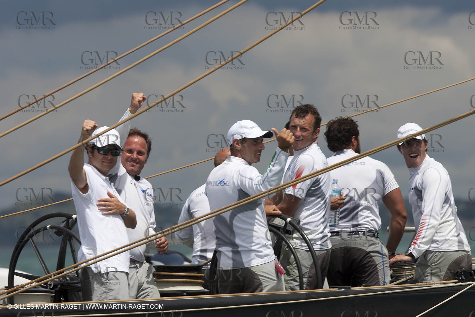 11 02 2009 - Auckland (NZL) -  Louis Vuitton Pacific Series -  Racing Day 11 - sail off