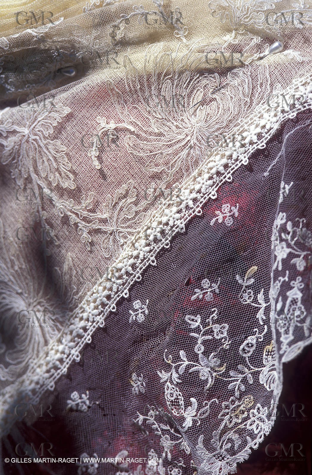 Women of Arles in traditional costume