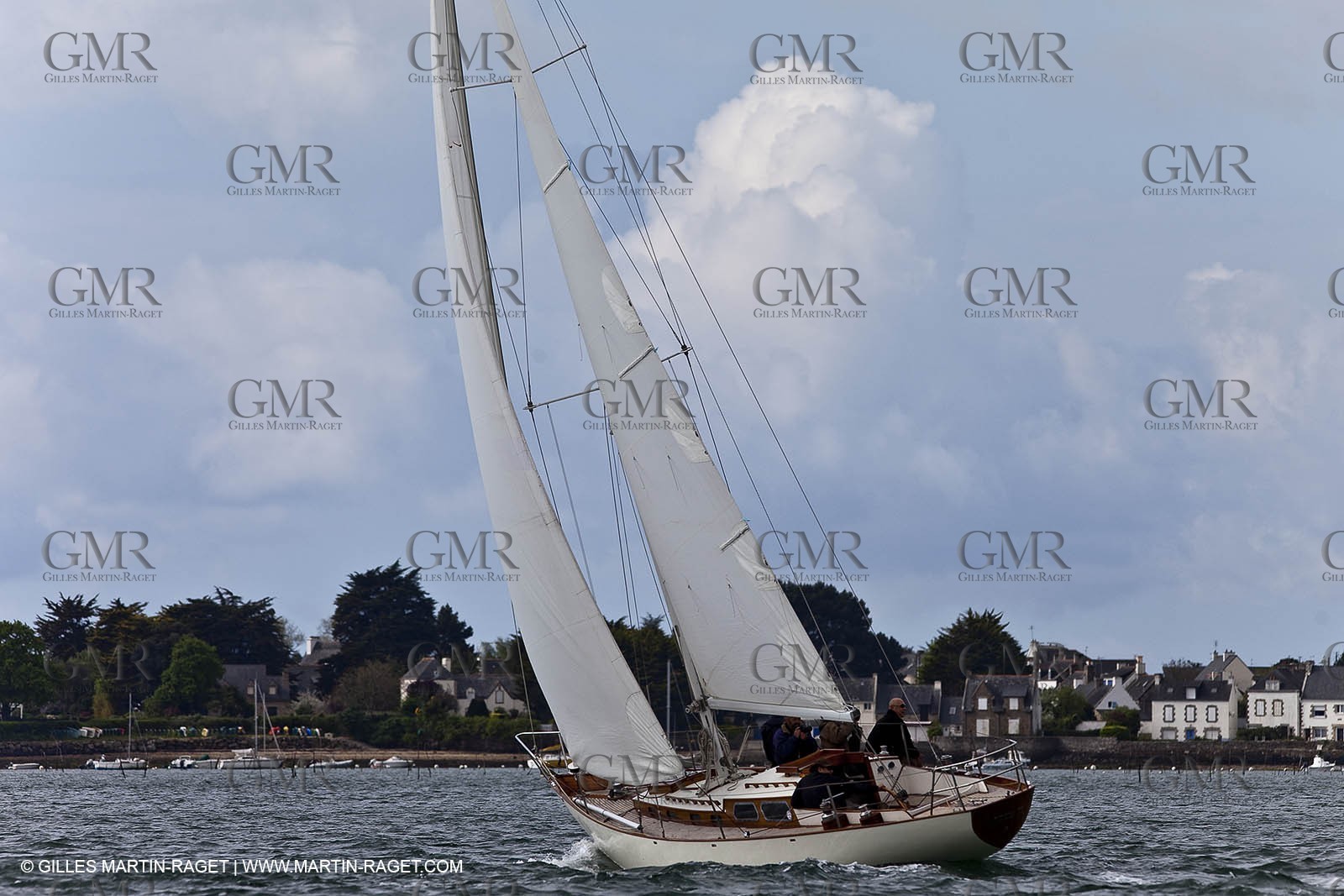 01-05-10 - Le Bono (FRA,56) - Regate Classique -Acteia II - Maica