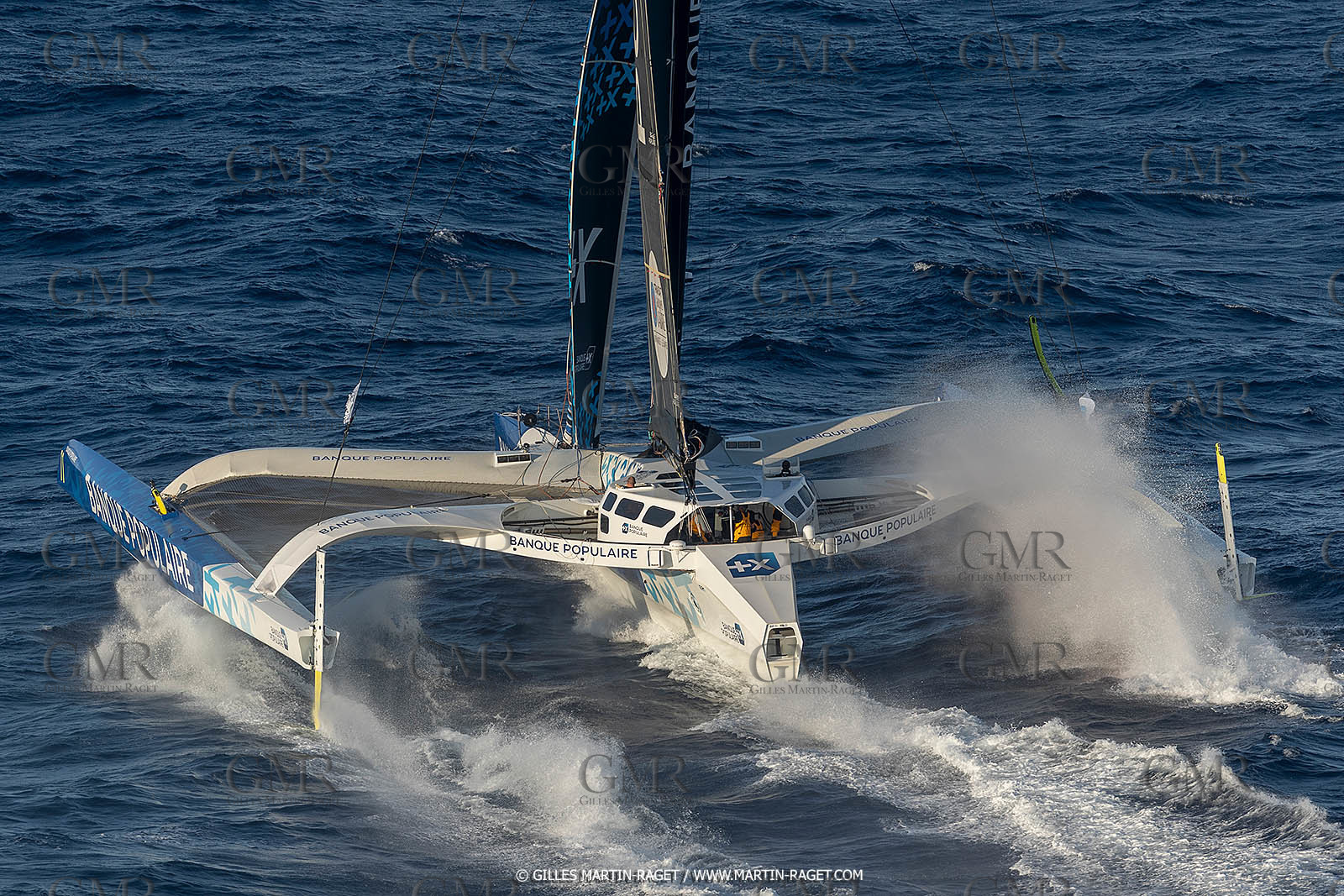 Banque Populaire devant Marseille