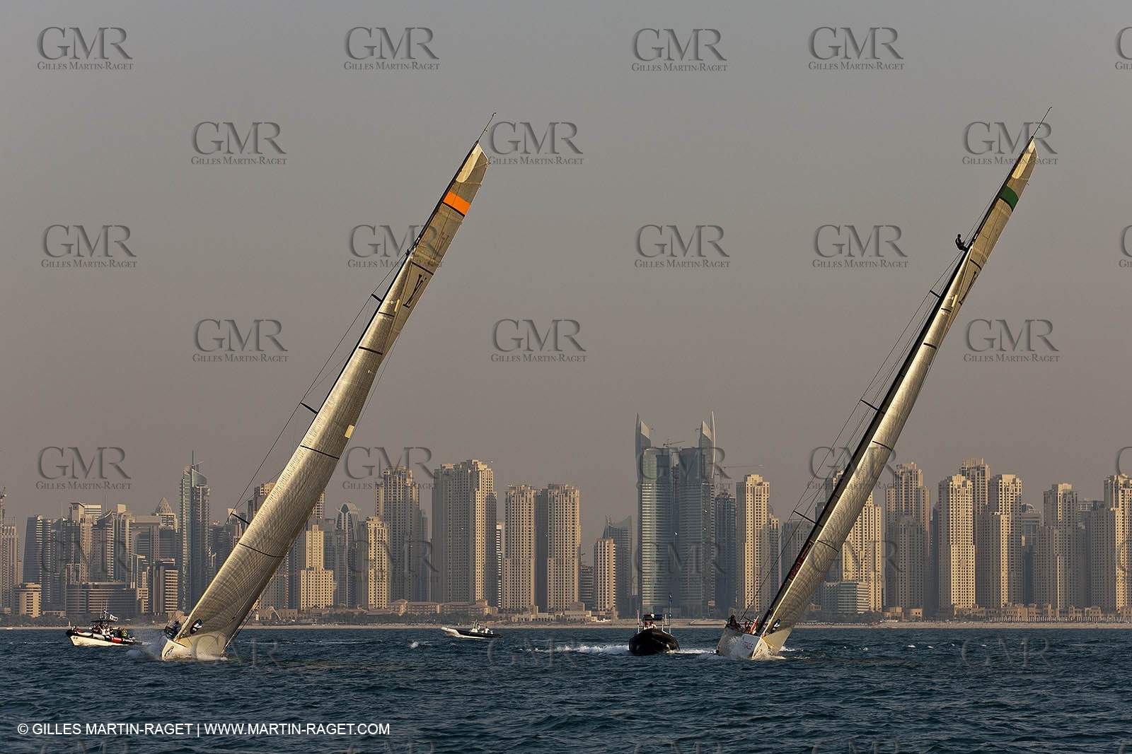 22 11 2010 - Dubai (UAE) - Dubai Louis Vuitton Trophy -  Round 2 - BMW ORACLE Racing Vs Emirates Team New Zealand