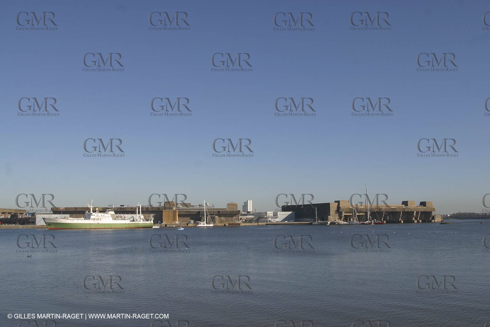 Kingfisher II - Jules Verne Trophy 2002 start - Brest