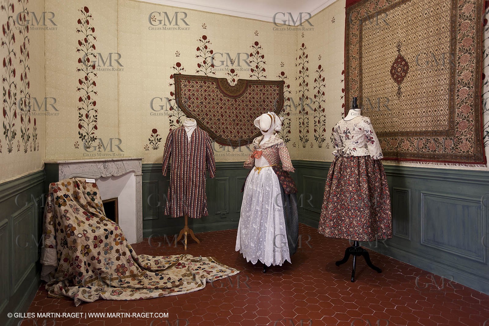 30 06 2011 - Toulon (FRA,83) - Villa Rosemaine - Indiennes sublimes exhibition