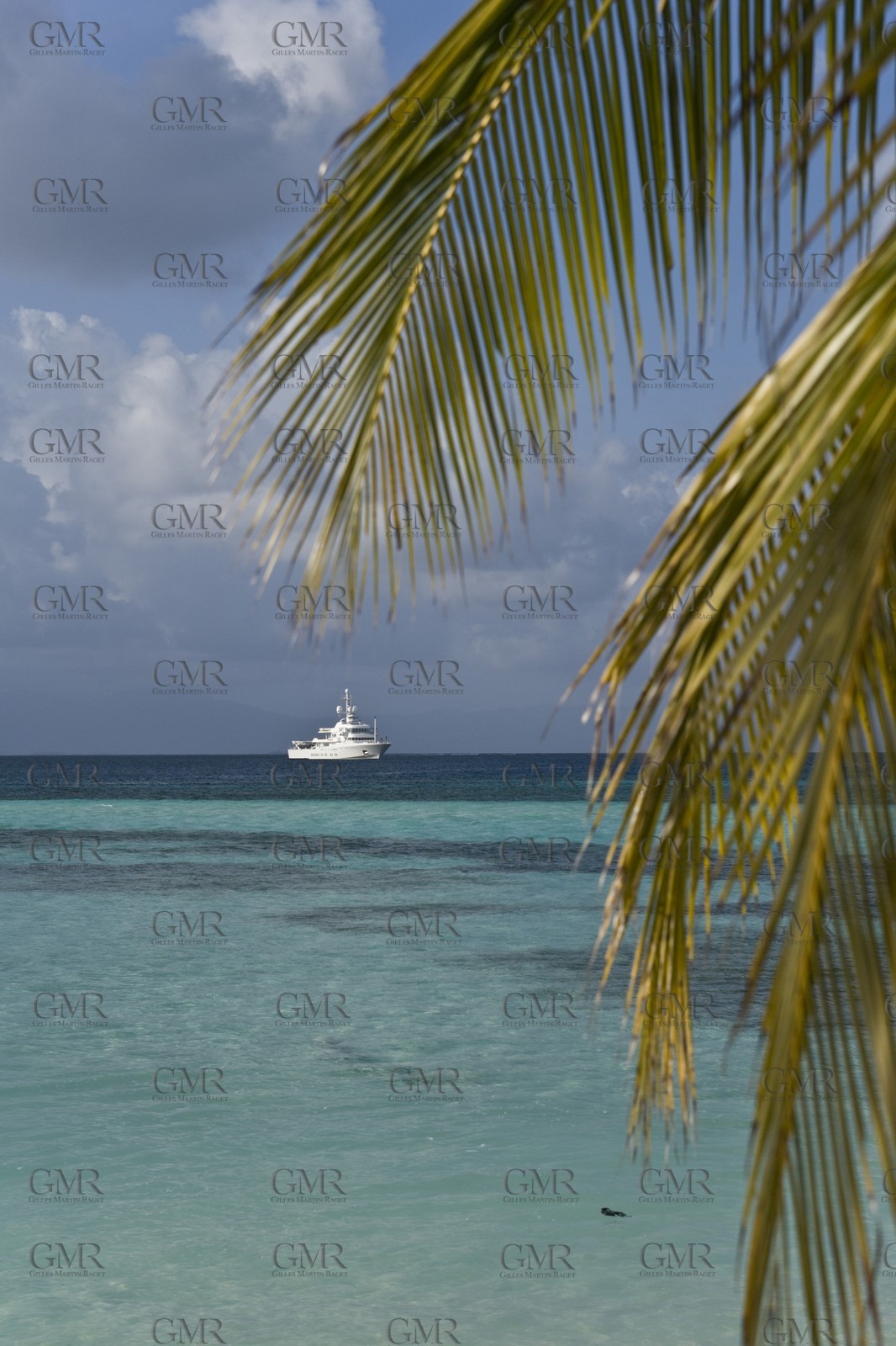 01 02 2008 - San Blas Archipelago (Panama) - Motor Yacht Senses