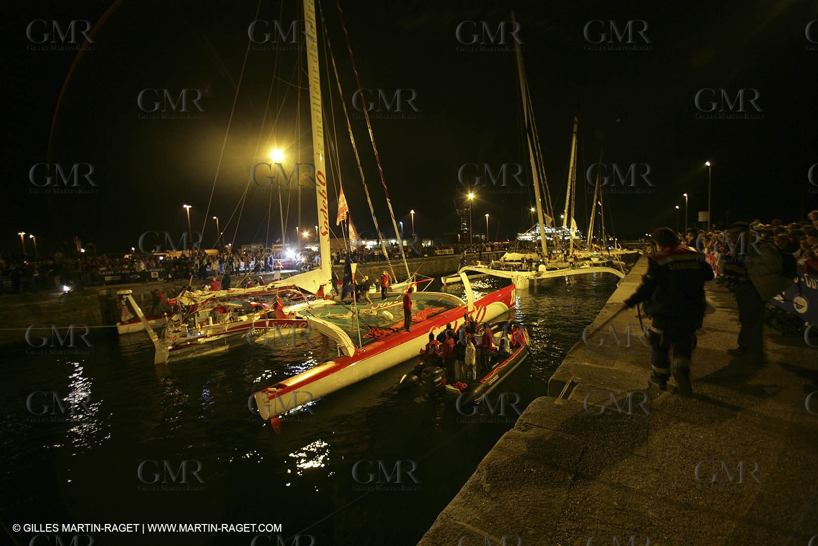27 10 2006 - Saint Malo (FRA) - Route du Rhum 2006 - Thomas Coville - Sodeb'O - Lock passage