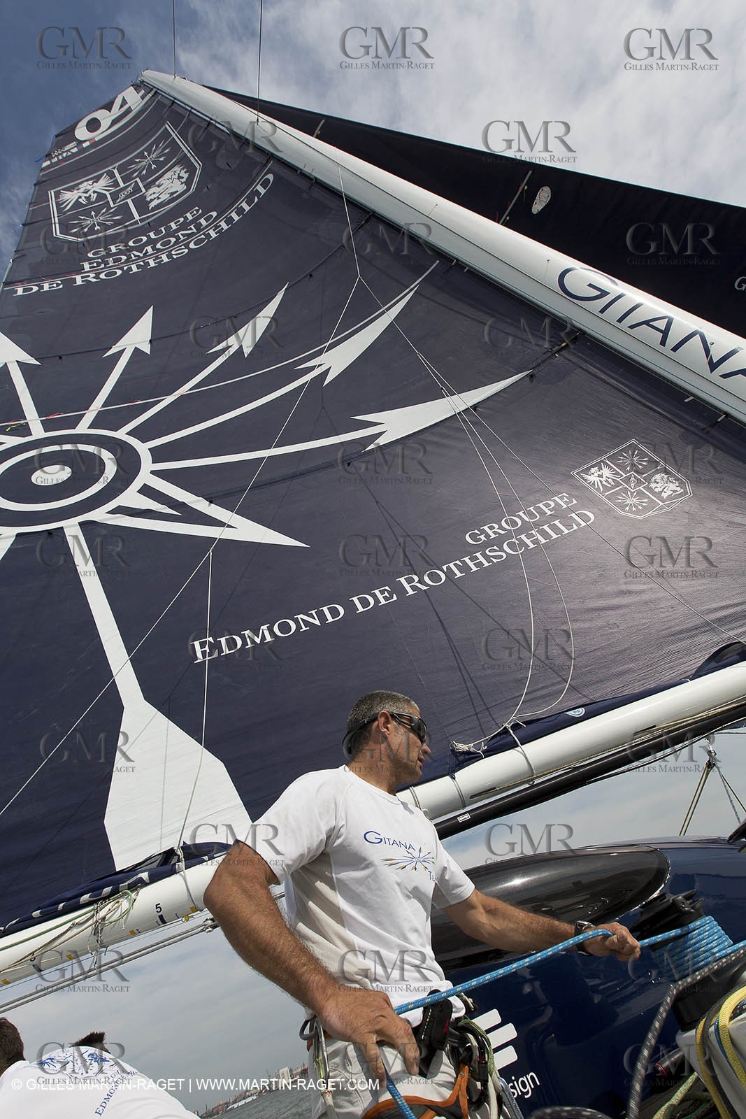 05 07 2012 - New York (USA) - Ocean Krys Race - Speed runs in fornt of NY city