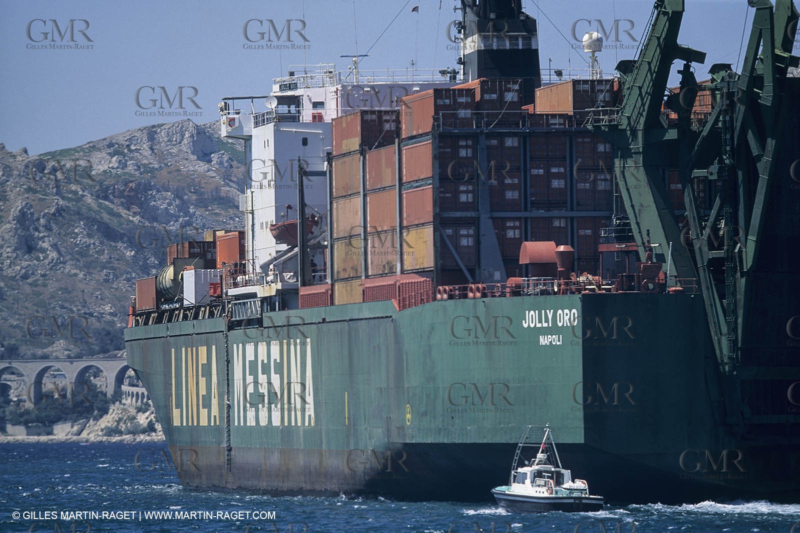 Monde maritime, opérations porturaires, ports, manoeuvres, marine world, harbour operations, maritime shipping,