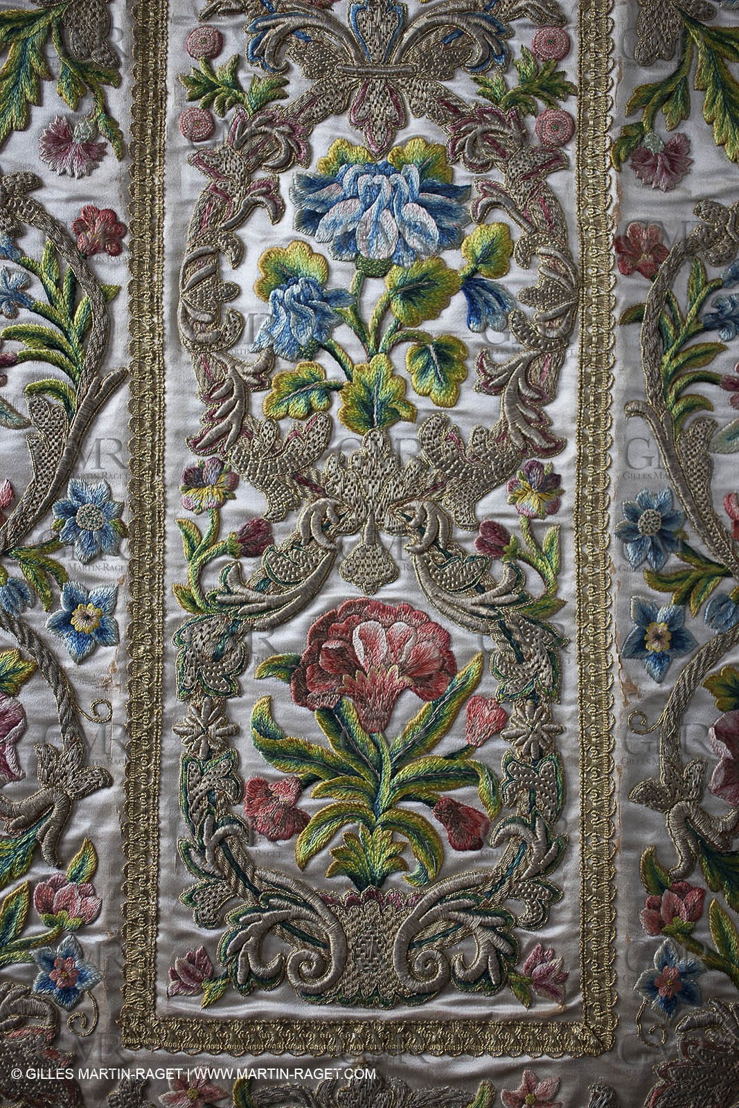 04 02 2013 - Marseille(FRA,13), Notre Dame de la Garde, liturgical clothing