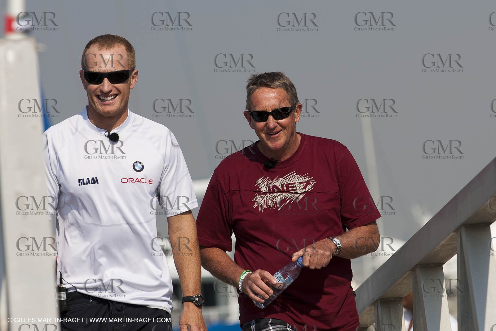 21 11 2010 - Dubai (UAE) - Dubai Louis Vuitton Trophy -  - Day off - James Spithill and Peter Lester go paragliding