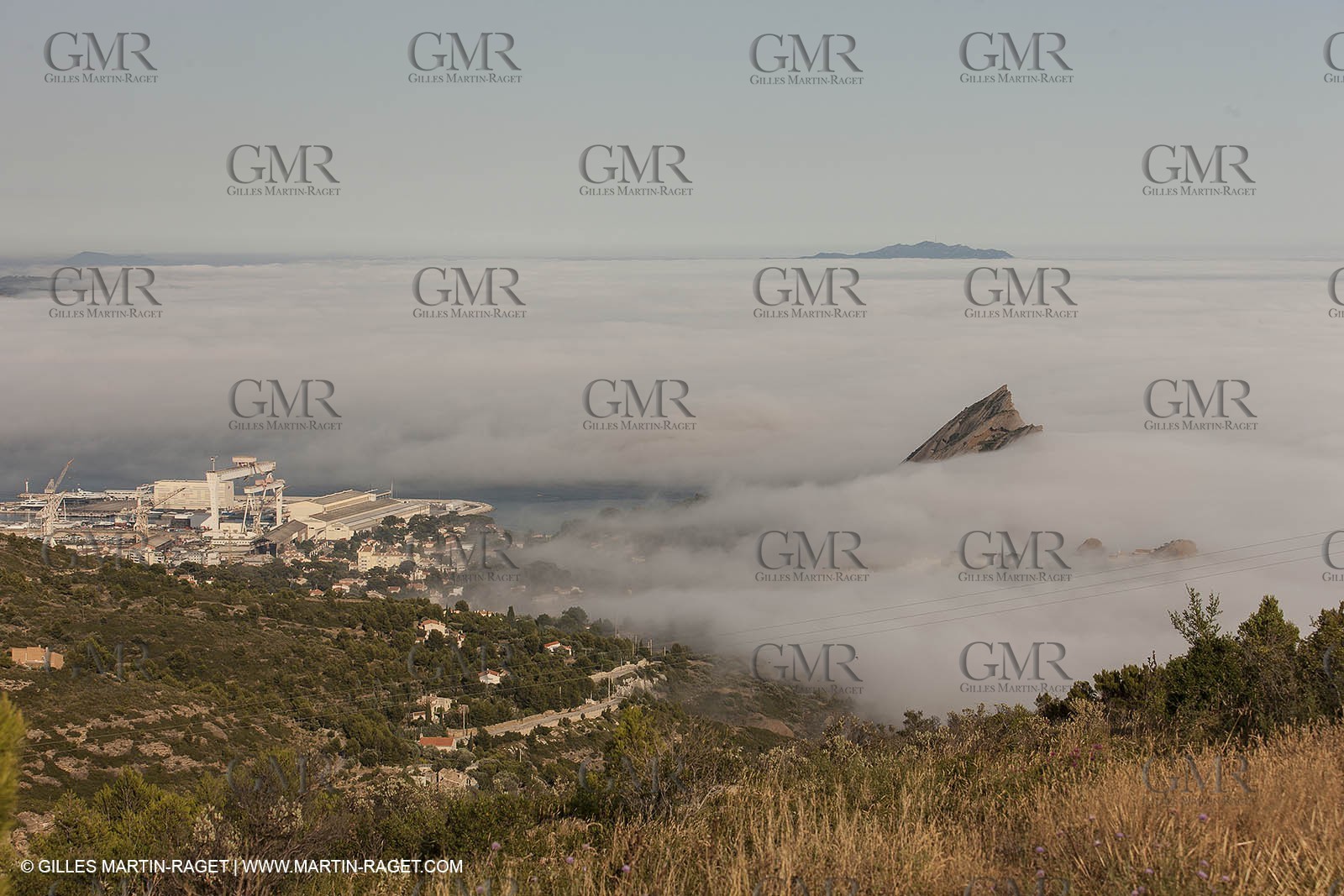 18 07 2012 - La Ciotat (FRA ) - Unusual foggy conditions