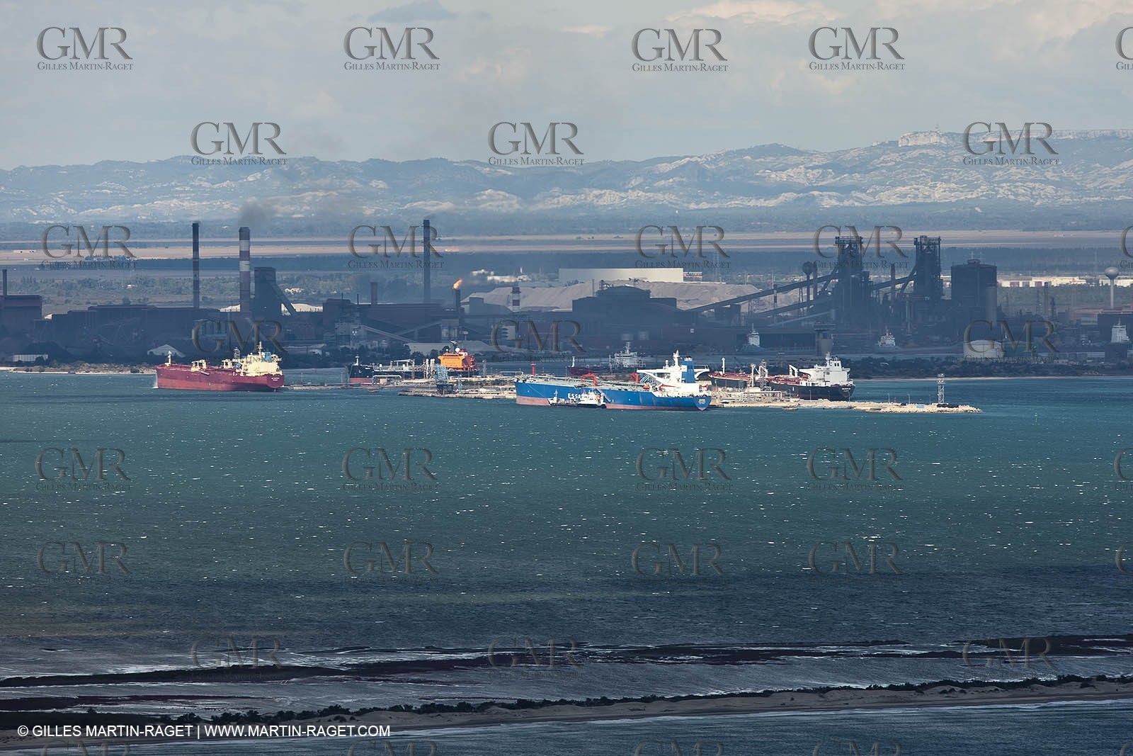 25 09 2010 - photos aériennes du littoral provençal entre l'étang de Berre et la Grande Motte via la Camargue - Golfe de Fos