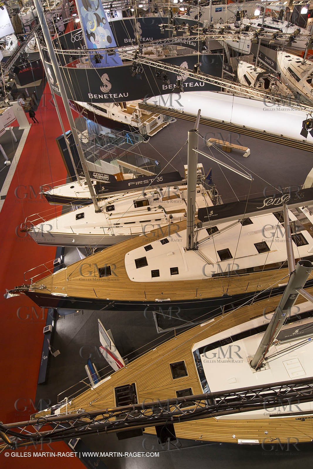 10 12 2013 - Paris (FRA,75) -Paris Boat Show - Beneteau booth