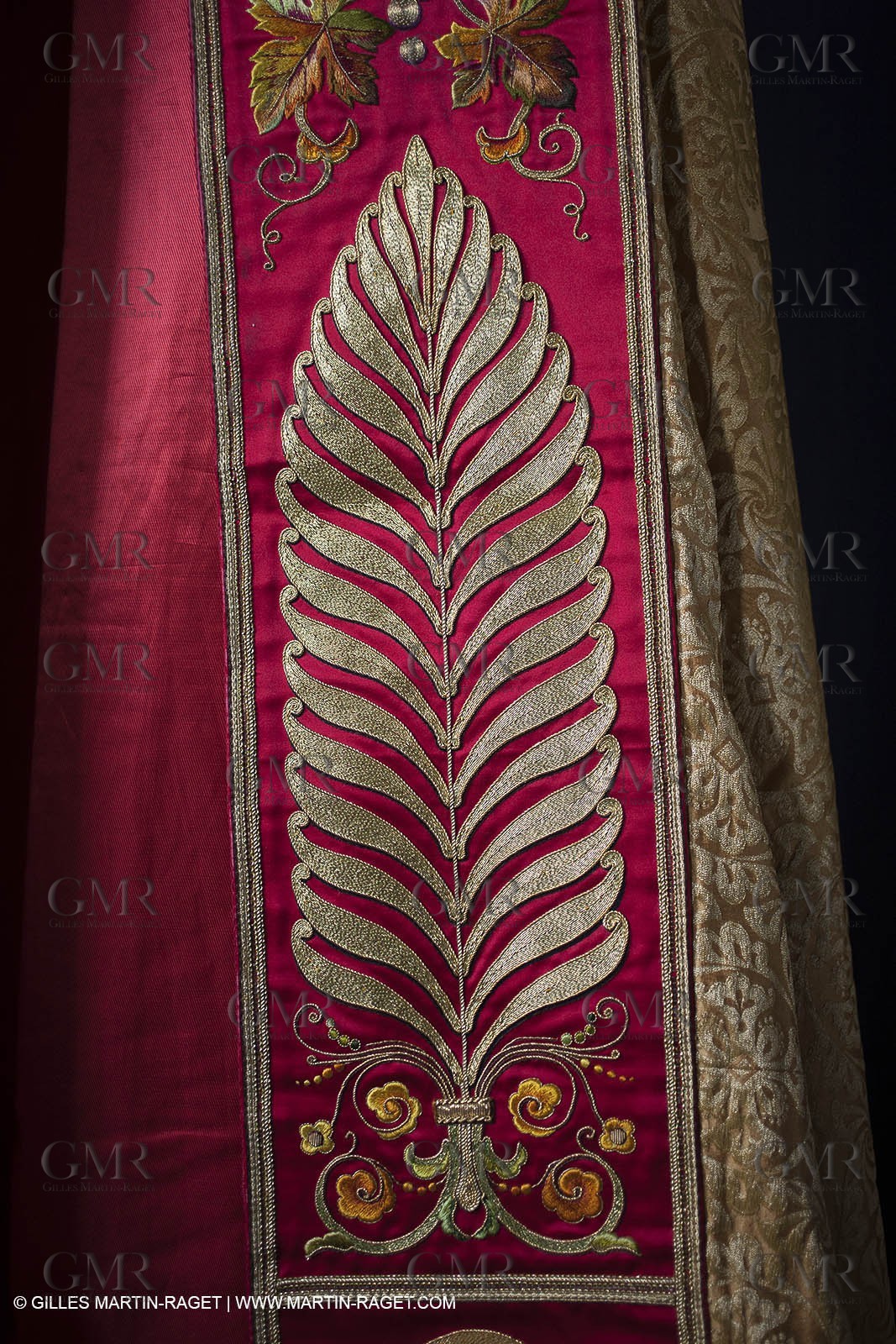 04 02 2013 - Marseille(FRA,13), Notre Dame de la Garde, liturgical clothing