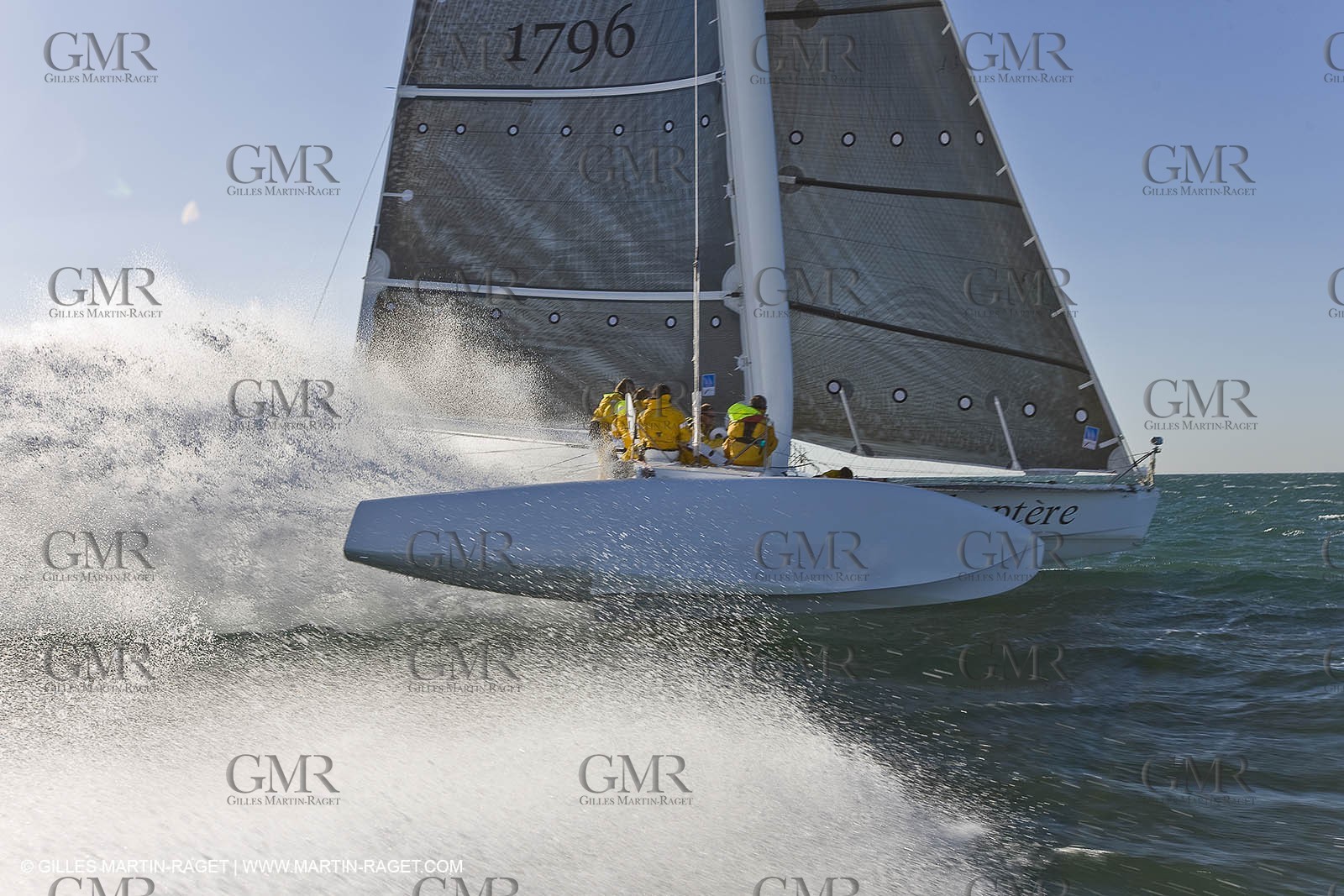 07 04 08 - France - Port Saint Louis du Rhone - Hydroptere - Training