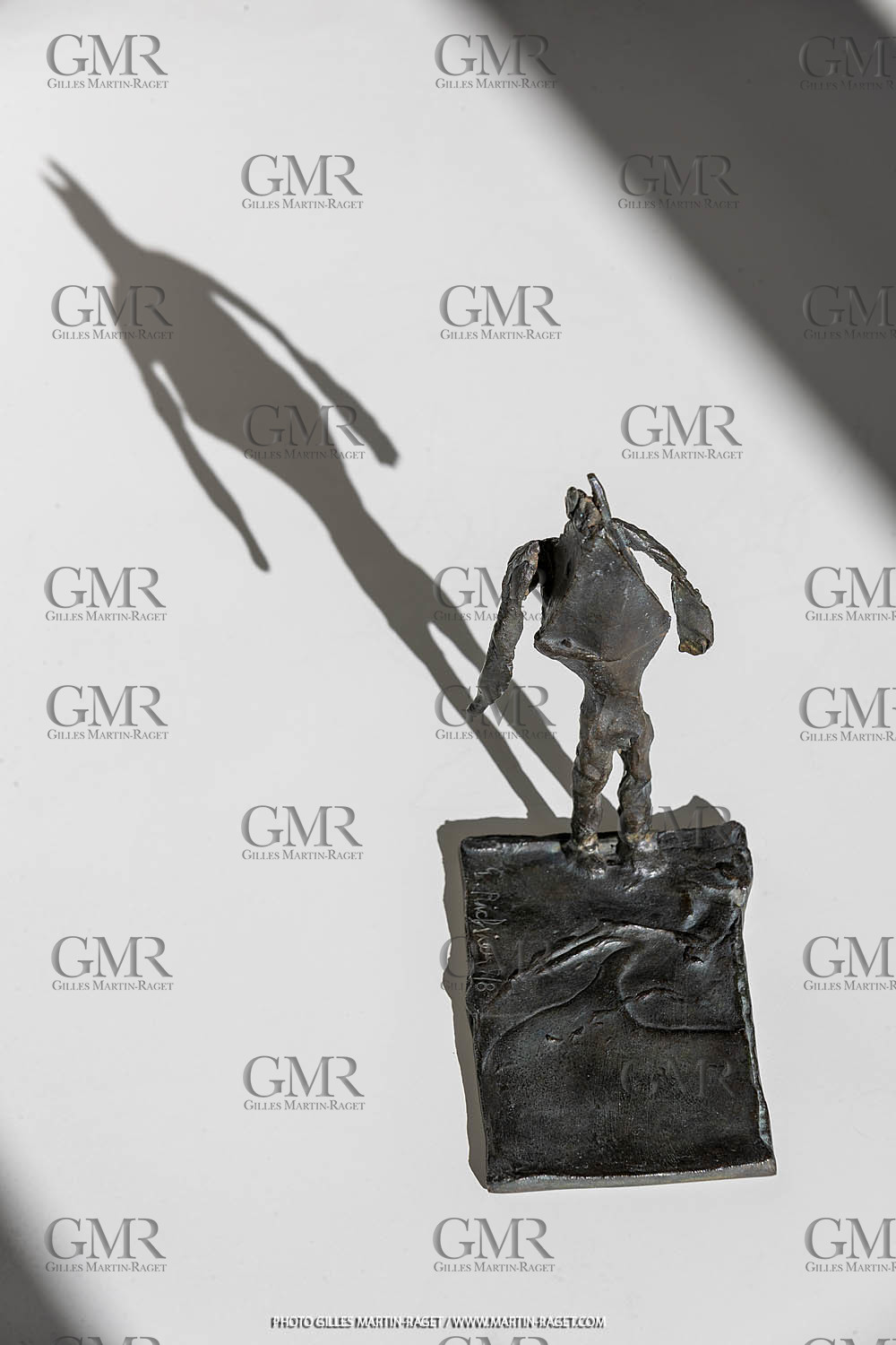 19 02 2020, Marseille (FRA), oeuvre de Germaine Richier, Chauve-souris 1965, Bronze patiné foncé, Numéroté 7 8, Fondeur L.Thinot, Paris, 15 x 11,2 x 7,5 cm, Collection Famille Germaine Richier