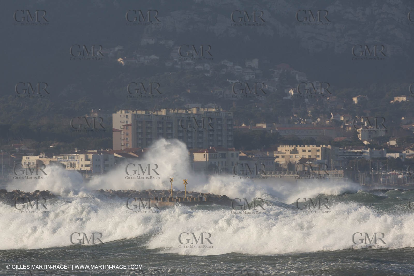 14 03 13 - Marseille (FRA) - Tempête de Mistral