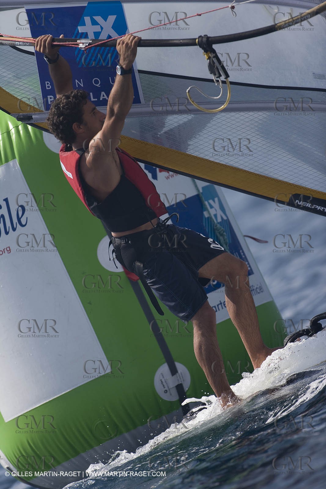 25 04 2007 - 2007 Semaine Olympique Française - Hyères (South of France) - Day 4 - Team France - RS:X - Samuel Launay