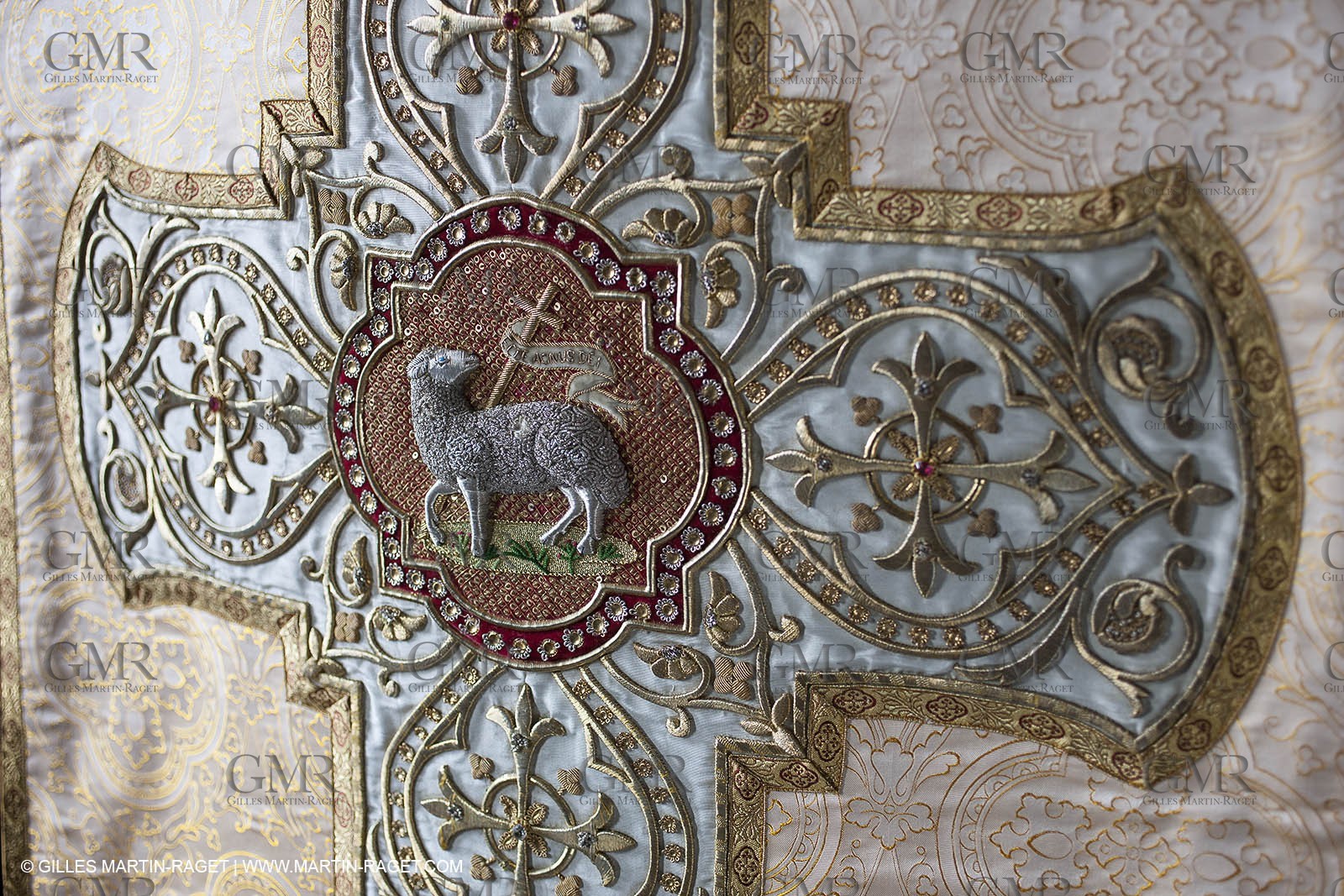 04 02 2013 - Marseille(FRA,13), Notre Dame de la Garde, liturgical clothing