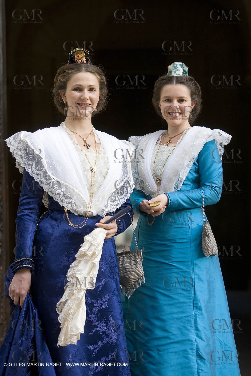 17 juin 2008 - Arles (Fra,13) - two queen if Arles, Caroline Serre et Nathalie Chay