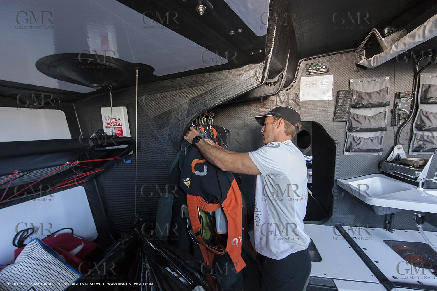 Volvo Ocean Race 2014-2015 - Team Alvimedica trainings - Boat preparation - Lisbon (POR) - 25 04 2014