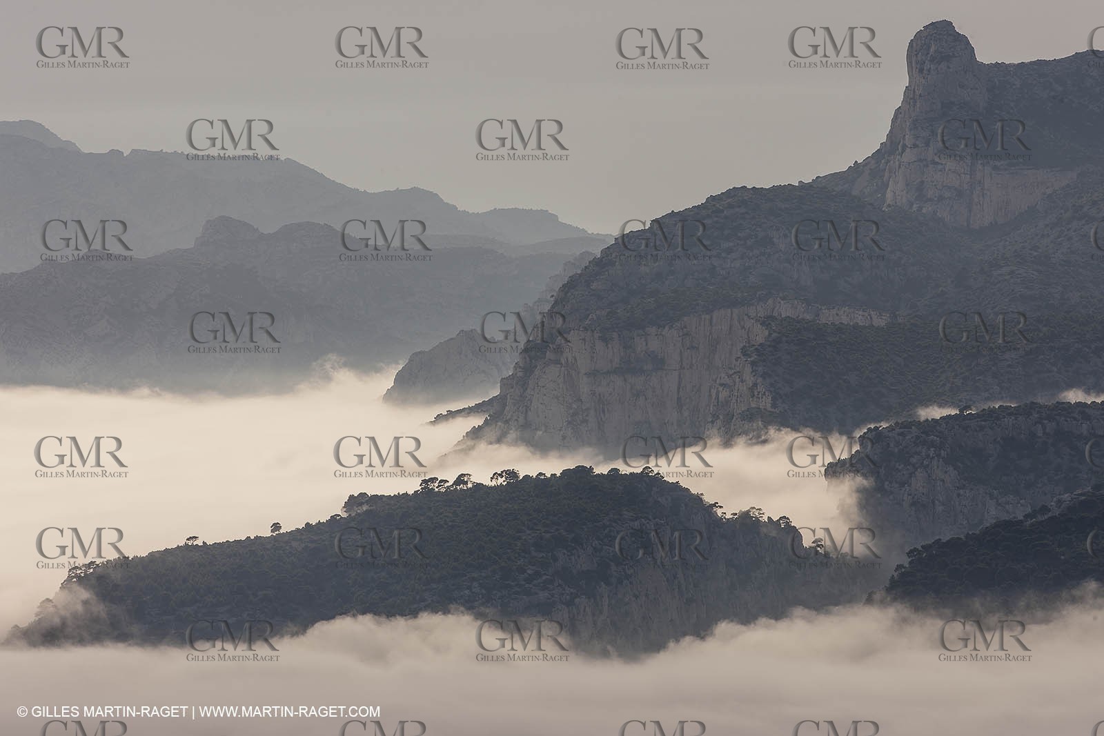 18 07 2012 -Marseille (FRA ) - The Calanques - Unusual foggy conditions